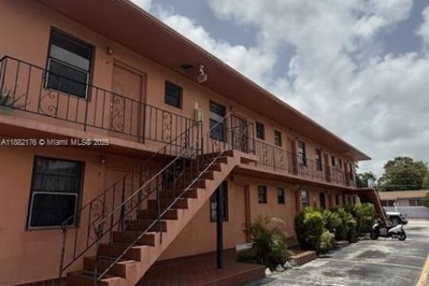Commercial property in Miami, Florida 460.05 sq.m. № 1932390 - photo 4