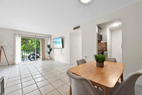 Copropriété à vendre à West Palm Beach, Floride: 2 chambres, 65.77 m2 № 2155097 - photo 9