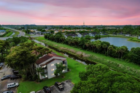 Copropriété à vendre à West Palm Beach, Floride: 2 chambres, 65.77 m2 № 2155097 - photo 12