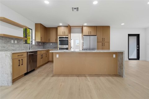 Купить виллу или дом в Майами, Флорида 4 спальни, 149.02м2, № 2043467 - фото 7