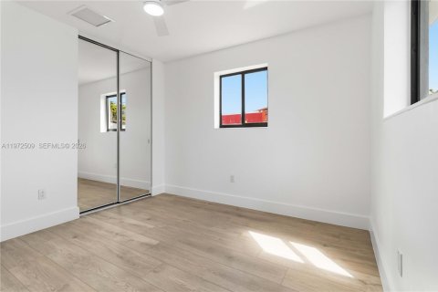 Купить виллу или дом в Майами, Флорида 4 спальни, 149.02м2, № 2043467 - фото 22