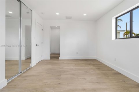 Купить виллу или дом в Майами, Флорида 4 спальни, 149.02м2, № 2043467 - фото 11