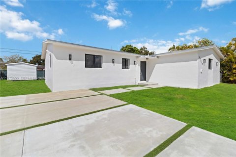 Купить виллу или дом в Майами, Флорида 4 спальни, 149.02м2, № 2043467 - фото 3