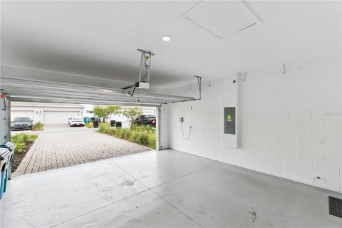 House in STOREY PARK in Orlando, Florida 5 bedrooms, 228.63 sq.m. № 2124832 - photo 26