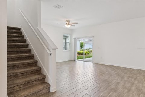 House in STOREY PARK in Orlando, Florida 5 bedrooms, 228.63 sq.m. № 2124832 - photo 15