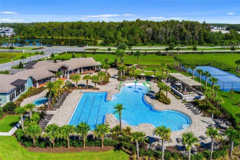 House in STOREY PARK in Orlando, Florida 5 bedrooms, 228.63 sq.m. № 2124832 - photo 30