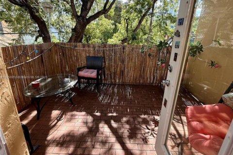 Condo in Miami, Florida, 3 bedrooms  № 1887414 - photo 10