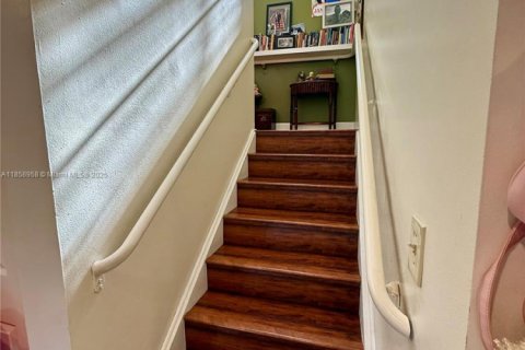 Condo in Miami, Florida, 3 bedrooms  № 1887414 - photo 17