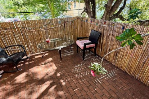 Condo in Miami, Florida, 3 bedrooms  № 1887414 - photo 9