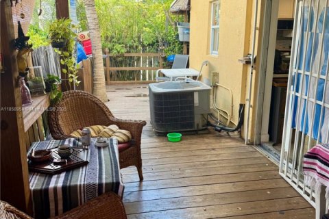 Condo in Miami, Florida, 3 bedrooms  № 1887414 - photo 19