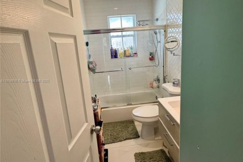 Condo in Miami, Florida, 3 bedrooms  № 1887414 - photo 7