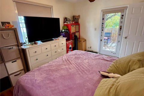 Condo in Miami, Florida, 3 bedrooms  № 1887414 - photo 11