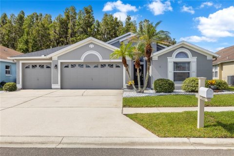 House in Wesley Chapel, Florida 3 bedrooms, 195.19 sq.m. № 2230699 - photo 3