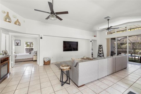 House in Wesley Chapel, Florida 3 bedrooms, 195.19 sq.m. № 2230699 - photo 11