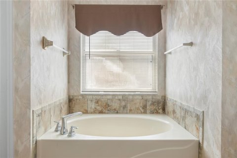 House in Wesley Chapel, Florida 3 bedrooms, 195.19 sq.m. № 2230699 - photo 30