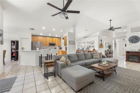 House in Wesley Chapel, Florida 3 bedrooms, 195.19 sq.m. № 2230699 - photo 12