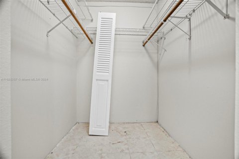 Купить кондоминиум в Пемброк-Пайнс, Флорида 2 спальни, 102.19м2, № 1703648 - фото 13