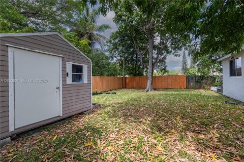 Villa ou maison à vendre à Miami, Floride: 2 chambres, 93 m2 № 2248242 - photo 19