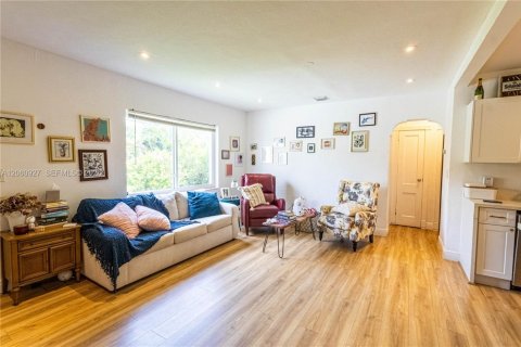 Villa ou maison à vendre à Miami, Floride: 2 chambres, 93 m2 № 2248242 - photo 6