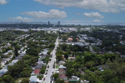 Villa ou maison à vendre à Miami, Floride: 2 chambres, 93 m2 № 2248242 - photo 20