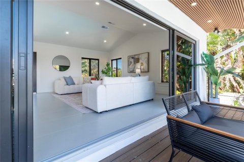 Villa ou maison à vendre à Tierra Verde, Floride: 3 chambres, 233.18 m2 № 2421778 - photo 19