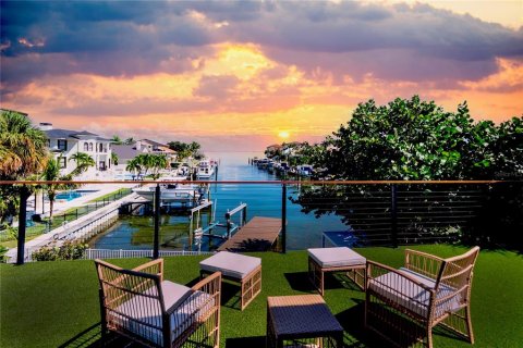 Villa ou maison à vendre à Tierra Verde, Floride: 3 chambres, 233.18 m2 № 2421778 - photo 7