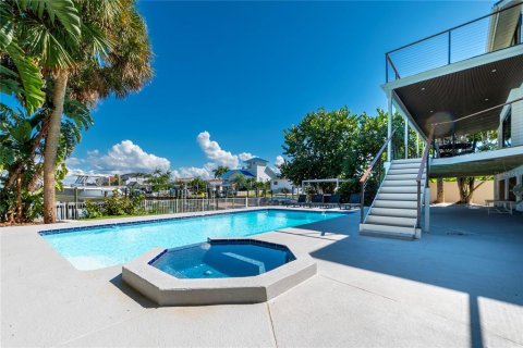Villa ou maison à vendre à Tierra Verde, Floride: 3 chambres, 233.18 m2 № 2421778 - photo 15
