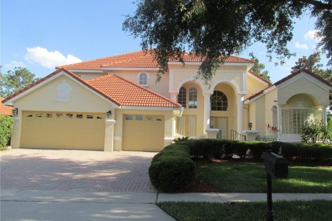 Casa en alquiler en Orlando, Florida, 6 dormitorios, 340.12 m2 № 1686887 - foto 1