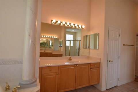 Casa en alquiler en Orlando, Florida, 6 dormitorios, 340.12 m2 № 1686887 - foto 26