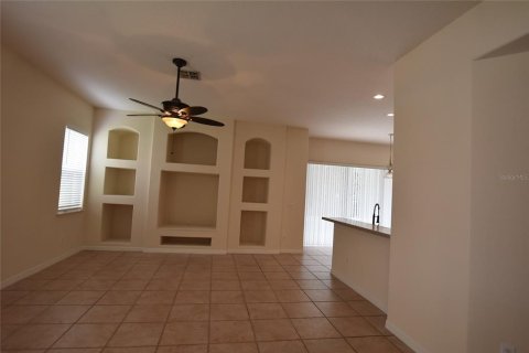 Casa en alquiler en Orlando, Florida, 6 dormitorios, 340.12 m2 № 1686887 - foto 7