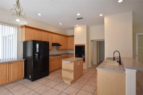 Casa en alquiler en Orlando, Florida, 6 dormitorios, 340.12 m2 № 1686887 - foto 2
