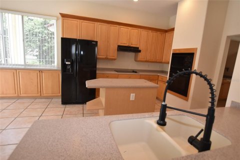 Casa en alquiler en Orlando, Florida, 6 dormitorios, 340.12 m2 № 1686887 - foto 3