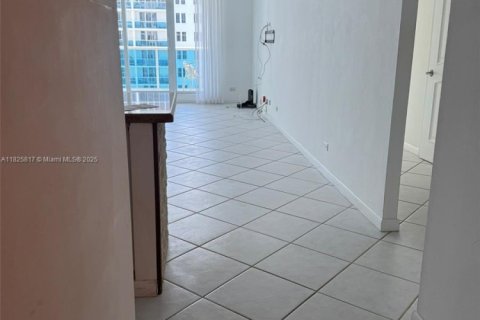 Condo in Miami Beach, Florida, 1 bedroom  № 1934261 - photo 5