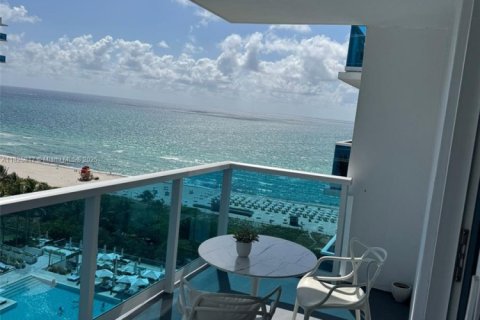 Condo in Miami Beach, Florida, 1 bedroom  № 1934261 - photo 2