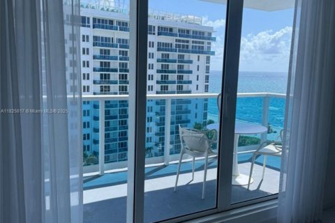 Condo in Miami Beach, Florida, 1 bedroom  № 1934261 - photo 3