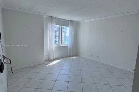 Condo in Miami Beach, Florida, 1 bedroom  № 1934261 - photo 8