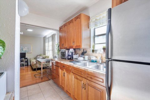 Condominio en venta en Hallandale Beach, Florida, 2 dormitorios, 87.33 m2 № 2085040 - foto 7