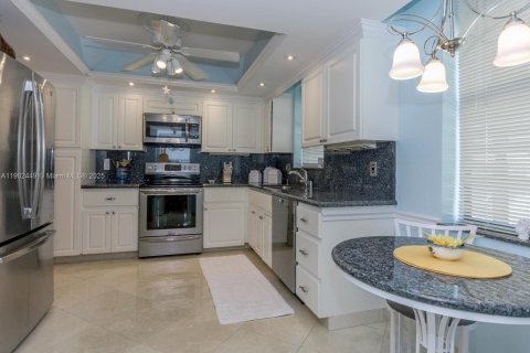 Condo in Juno Beach, Florida, 3 bedrooms  № 1953863 - photo 17