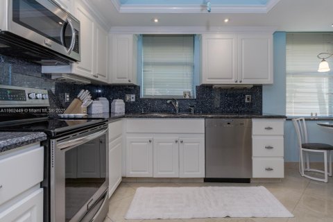 Condo in Juno Beach, Florida, 3 bedrooms  № 1953863 - photo 16