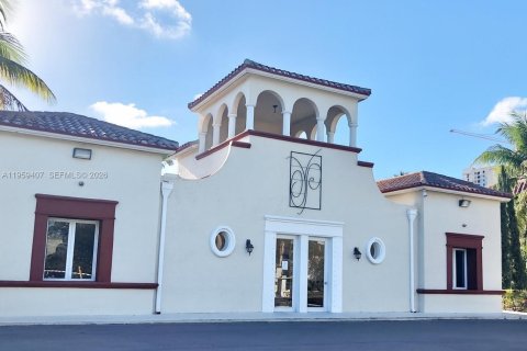 Condo à Pinecrest, Floride, 2 chambres  № 2080635