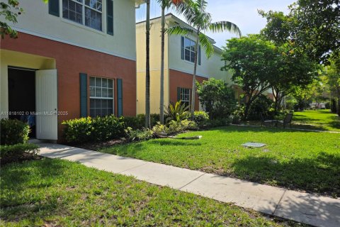 Touwnhouse à vendre à Pompano Beach, Floride: 3 chambres, 189.15 m2 № 1940650 - photo 4
