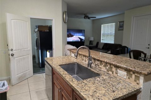 Touwnhouse à vendre à Pompano Beach, Floride: 3 chambres, 189.15 m2 № 1940650 - photo 11