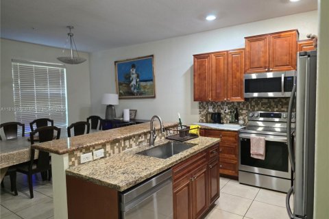 Touwnhouse à vendre à Pompano Beach, Floride: 3 chambres, 189.15 m2 № 1940650 - photo 9