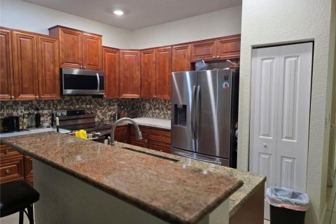 Touwnhouse à vendre à Pompano Beach, Floride: 3 chambres, 189.15 m2 № 1940650 - photo 10