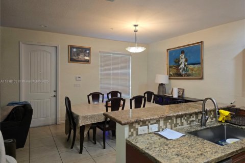 Touwnhouse à vendre à Pompano Beach, Floride: 3 chambres, 189.15 m2 № 1940650 - photo 12