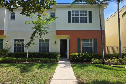 Touwnhouse à vendre à Pompano Beach, Floride: 3 chambres, 189.15 m2 № 1940650 - photo 3