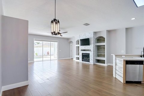 Villa ou maison à vendre à Tampa, Floride: 4 chambres, 224.82 m2 № 2400444 - photo 13