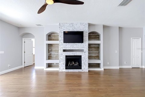 Villa ou maison à vendre à Tampa, Floride: 4 chambres, 224.82 m2 № 2400444 - photo 9