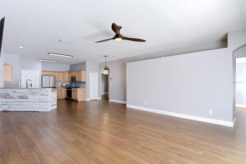 Villa ou maison à vendre à Tampa, Floride: 4 chambres, 224.82 m2 № 2400444 - photo 11