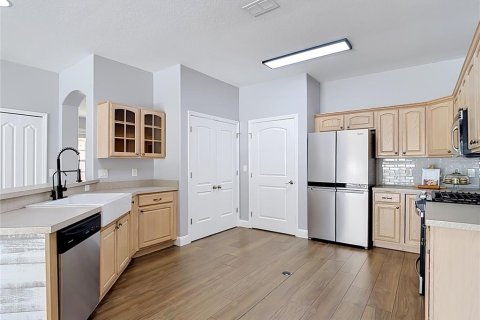 Villa ou maison à vendre à Tampa, Floride: 4 chambres, 224.82 m2 № 2400444 - photo 15